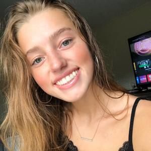 Meet your Posher, Ashlynne kate